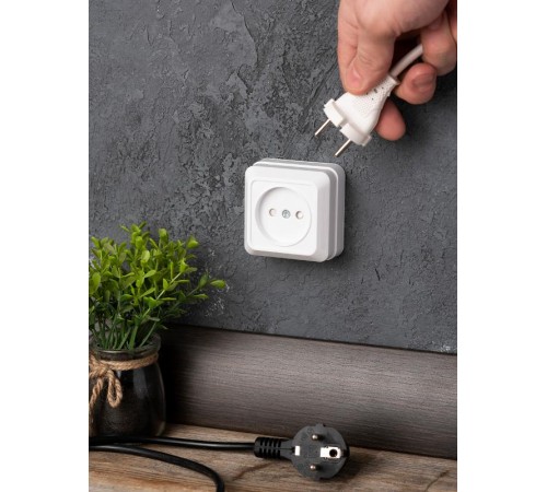 Розетка 1-мест. 10А б/з бел. с защ. штор. Рим EKF PROxima  ENR10-022-100  EKF