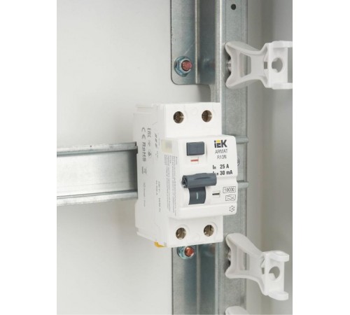 Выключатель дифференциальный (УЗО) R10N 2P 25А 30мА тип A ARMAT  AR-R10N-2-025A030  IEK