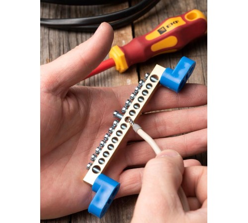 Шина "0" 63.14 (2 изолятора стойка) латунь EKF PROxima  sn0-63-14-2  EKF