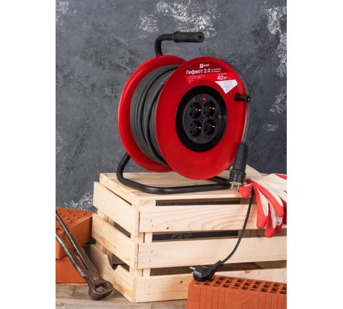 Удлинитель на катушке "Гефест 2.0" 4 гнезда 40м с заземлением и предохранителем КГ 3*2,5 16А/3,5кВт PROxima  UKG02-16-R325-4-40  EKF