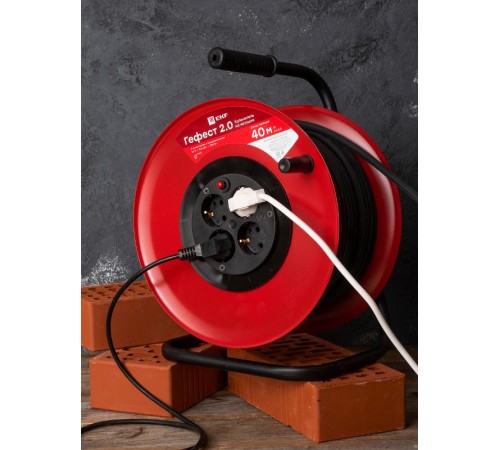 Удлинитель на катушке "Гефест 2.0" 4 гнезда 40м с заземлением и предохранителем КГ 3*2,5 16А/3,5кВт PROxima  UKG02-16-R325-4-40  EKF