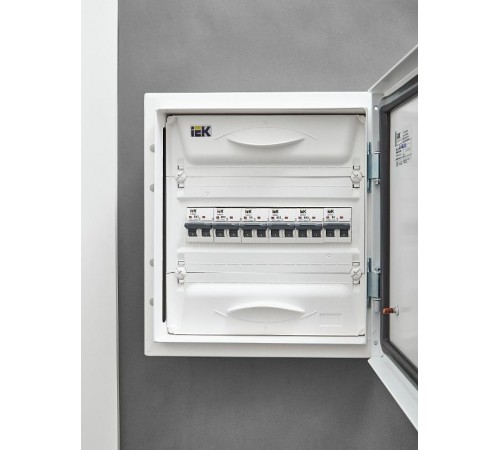 Выключатель автоматический двухполюсный M06N 2P B 32А 6кА ARMAT  AR-M06N-2-B032  IEK