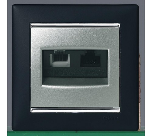Valena Алюминий Розетка двойная комп.(RJ45) 1-ая 5 кат UTP + ТЛФ 1-ая (RJ11)  770280  Legrand
