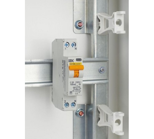 Выключатель автоматический дифференциального тока АВДТ32МL С25 100мА KARAT  MVD12-1-025-C-100  IEK