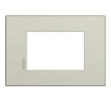 Axolute. Рамка Air, итальянский стандарт 3 мод. Цвет "Песчаник"  HW4803SB  Legrand