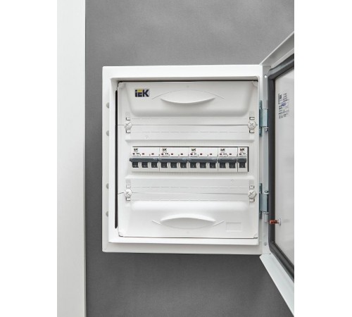 Выключатель автоматический трехполюсный M10N 3P D 16А 10кА ARMAT  AR-M10N-3-D016  IEK