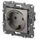 Розетка ЭРА Серия 12 12-2101-16 с заземлением, 16А-250В, титан   Б0065662  ЭРА