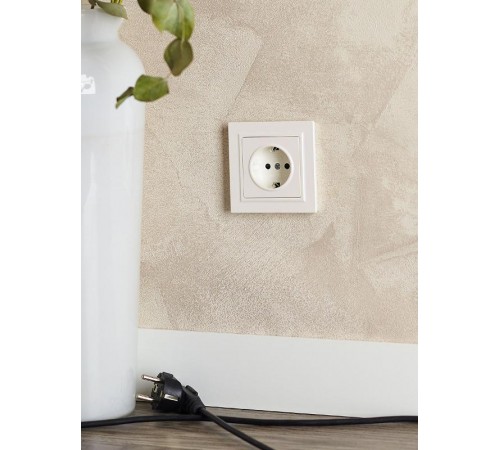 BRITE Розетка с заземлением со шторками 16А РС14-1-0-БрЖ жемчуг  BR-R14-16-K36  IEK