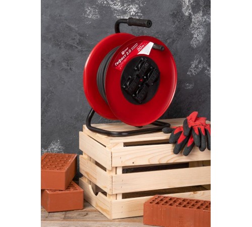 Удлинитель на катушке "Гефест 2.0" 4 гнезда 20м с заземлением и предохранителем КГ 3*2,5 16А/3,5кВт IP44 PROxima  UKG02-16-R325-4-20-IP44  EKF