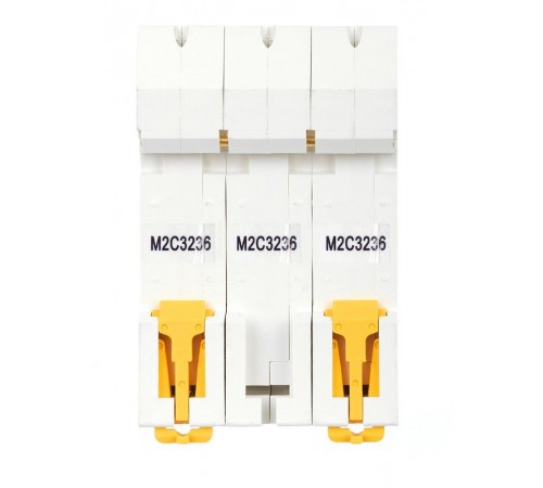 Выключатель автоматический трехполюсный M06N 3P C 32А 6кА ARMAT  AR-M06N-3-C032  IEK