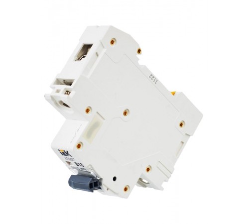 Выключатель автоматический однополюсный M06N 1P B 13А 6кА ARMAT  AR-M06N-1-B013  IEK