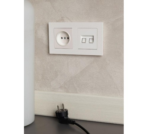 BRITE Рамка 2-ая РУ-2-Бр белый рифленый  BR-M22-51-K01  IEK