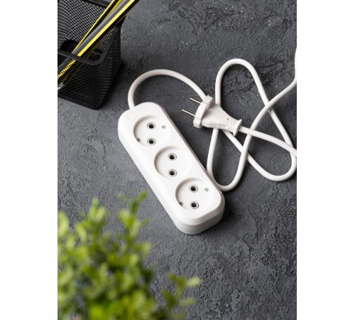 Удлинитель "Эксперт" 3 гнезда  3 метра 10А/2,2кВт без заземления ПВС 2х0,75  EKF PROximaUBA10-275-3-03EKF