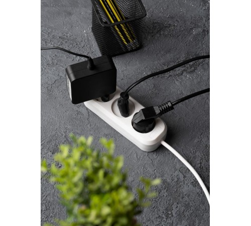 Удлинитель "Эксперт" 3 гнезда  3 метра 10А/2,2кВт без заземления ПВС 2х0,75  EKF PROximaUBA10-275-3-03EKF