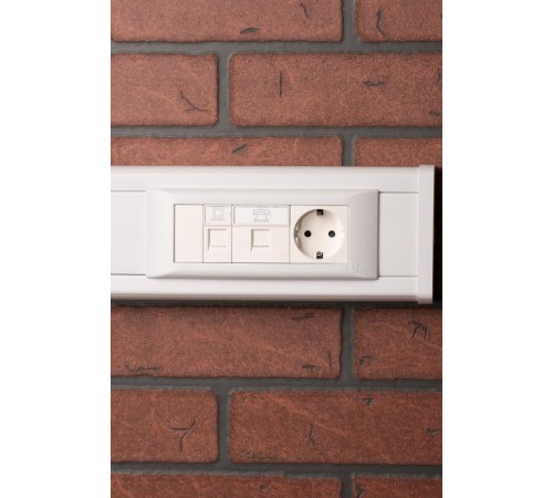 Рамка+суппорт на 6 модулей (3 поста) для парапетного кабельного канала C-Line  sup-6-105-50  EKF