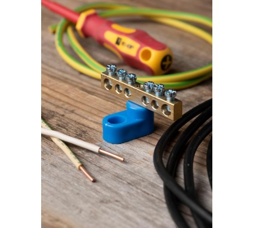 Шина "0" N (6х9мм) 6 отверстий латунь синий угловой изолятор EKF PROxima  sn0-63-06-1  EKF