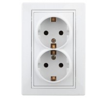 1-208-01 Intro Розетка 2X2P+E Schuko со шторками, 16А-250В, IP20, СУ, Plano, белый  Б0035339  Intro