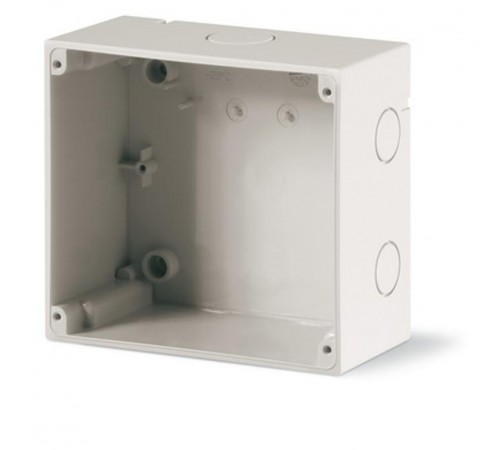 Коробка накладная с метрическими вводами 136х125  DIS572M0310  DKC