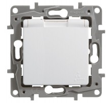 Etika Белый Розетка с заземлением, автозажимные клеммы, IP44  672232  Legrand