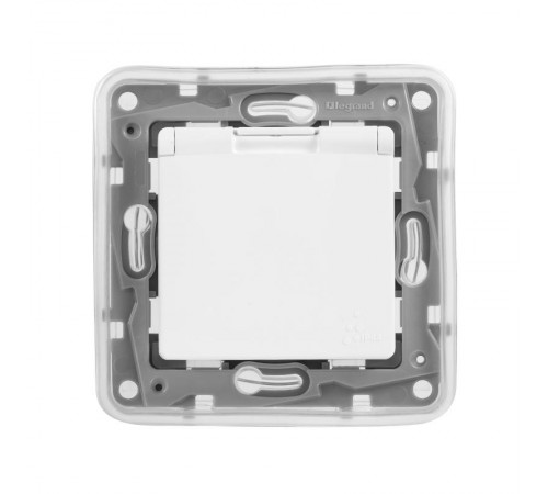 Etika Белый Розетка с заземлением, автозажимные клеммы, IP44  672232  Legrand