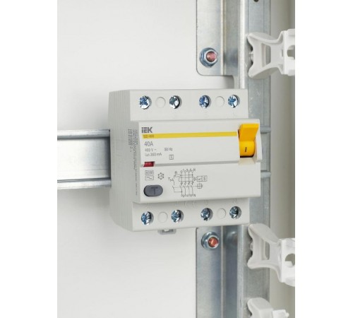 Выключатель дифференциальный (УЗО) ВД1-63S 4п 40А 300мА тип AC  MDV12-4-040-300  IEK