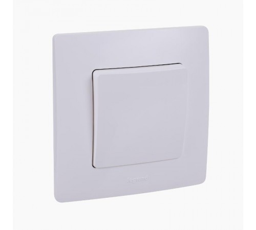 Etika Белый Переключатель перекрёстный 1-клавишный 10АХвинтовые зажимы   672249  Legrand