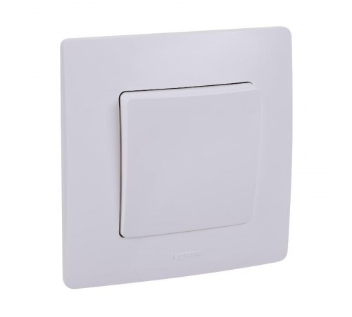 Etika Белый Переключатель перекрёстный 1-клавишный 10АХвинтовые зажимы   672249  Legrand