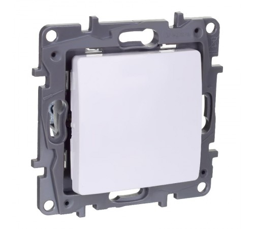 Etika Белый Переключатель перекрёстный 1-клавишный 10АХвинтовые зажимы   672249  Legrand