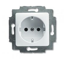 Розетка SCHUKO 16А 250В, цвет альпийский белый  2011-0-2829   2CKA002011A2829  ABB