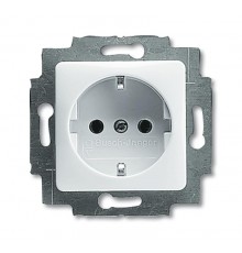 Розетка SCHUKO 16А 250В, цвет альпийский белый  2011-0-2829   2CKA002011A2829  ABB