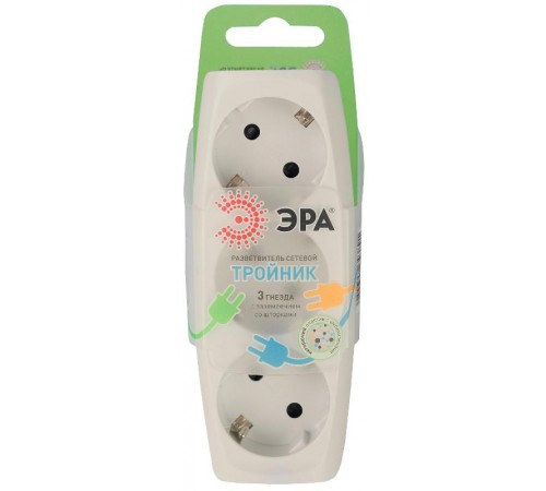 Тройник SP-3e-I  3гн, c заземл, со шторками (сл. кость) (10/60/960) Б0002370  ЭРА