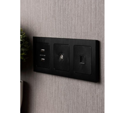 Стокгольм Рамка 3-местная металлическая черная PROxima  EZM-G-304-10  EKF