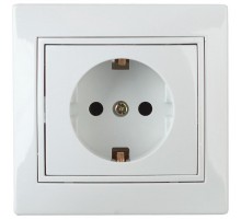 Розетка Intro Plano 1Э-206-01 с заземлением 2P+E Schuko со шторками, 16А-250В, IP20, СУ, без лапок, белый  Б0053955  Intro