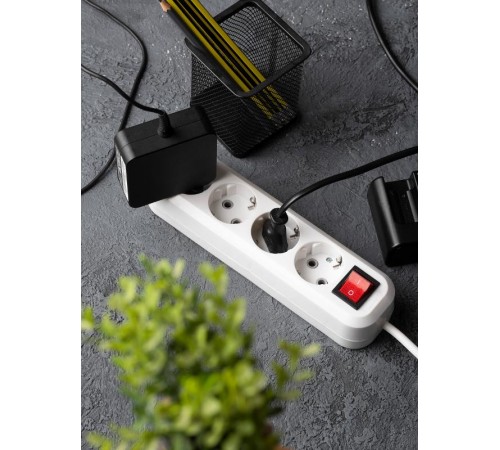 Удлинитель "Эксперт"  4 гнезда 5 метров 16А/3,5кВт с выключателем и заземлением ПВС 3х1 EKF PROxima  UBA16-310-4-05i  EKF