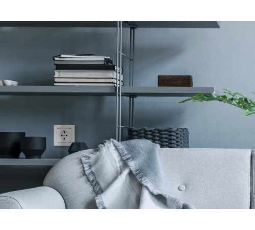 Valena Белый Розетка 1-ая с/з  774420  Legrand