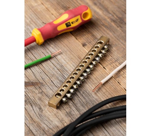 Шина PEN "ноль-земля" (6х9мм) 14 отверстий латунь крепеж по краям EKF PROxima  sn0-63-14-k  EKF