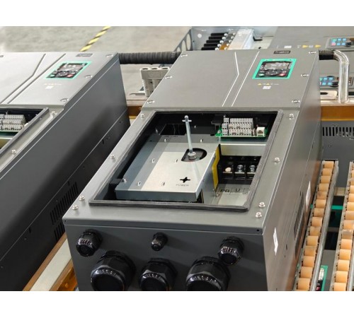 Преобразователь частоты STV900 G-тип: 4.0 кВт (P-тип: 5.5 кВт) 400В IP55  STV900U40N4-IP55  SE