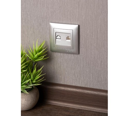 Валенсия лицевая панель розетки RJ-45 1-местная сталь EKF PROxima   ESK01-L-035-30   EKF