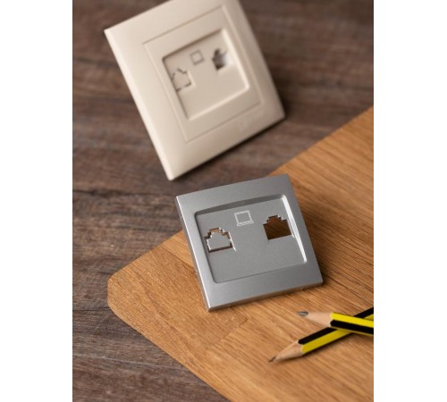 Валенсия лицевая панель розетки RJ-45 1-местная сталь EKF PROxima   ESK01-L-035-30   EKF