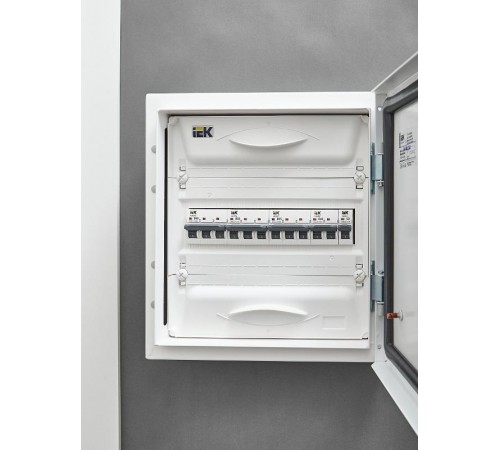 Выключатель автоматический трехполюсный M10N 3P D 32А 10кА ARMAT  AR-M10N-3-D032  IEK