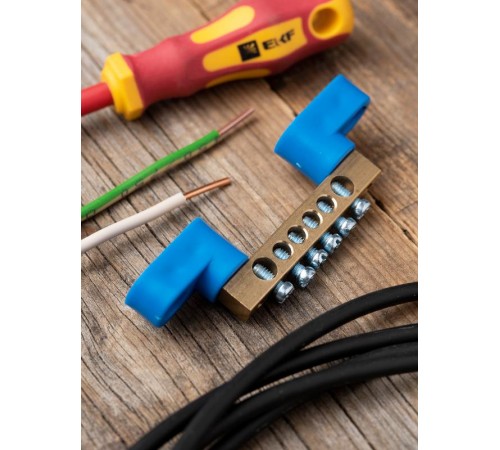 Шина "0" N (6х9мм) 6 отверстий латунь 2 синих угловых изолятора EKF PROxima  sn0-2-63-06  EKF