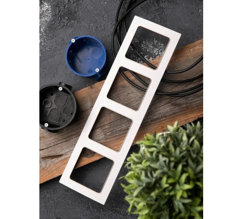 Стокгольм Рамка 4-местная белая с линией цвета шампань PROxima  EAM-G-303-20  EKF