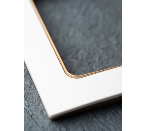 Стокгольм Рамка 1-местная белая с линией цвета шампань PROxima  EYM-G-302-10  EKF