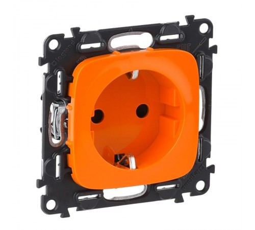 Valena ALLURE Оранжевый Розетка с/з, со шторками, безвин зажим  754981  Legrand