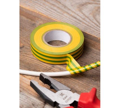 Изолента, класс А (профессиональная), 0.18х19мм, 20 метров, желто-зеленая EKF Simple  plc-iz-a-yg  EKF