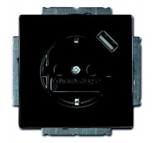 Розетка Schuko с устройством зарядным USB, 20 EUCBUSB-81-500, Carat чёрный(антрацит), 16А, 700 мА  2011-0-6176   2CKA002011A6176  ABB