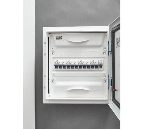 Выключатель автоматический трехполюсный M06N 3P C 1А 6кА ARMAT  AR-M06N-3-C001  IEK