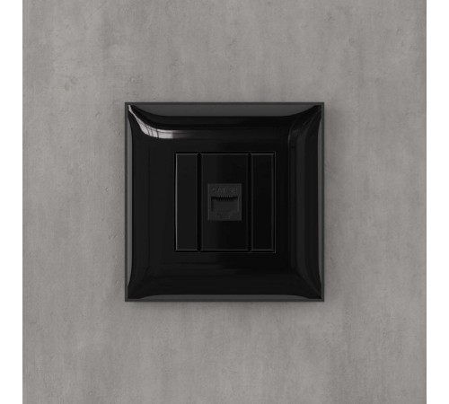 Компьютерная розетка RJ-45 без шторки в стену, кат.5е одинарная, "Avanti", "Черный квадрат"  4402663  DKC