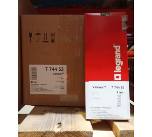 Valena Белый Рамка 3-ая гориз  774453  Legrand