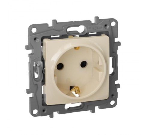 Etika Слоновая кость Розетка с заземлением со шторками, винтовые клеммы  672322  Legrand